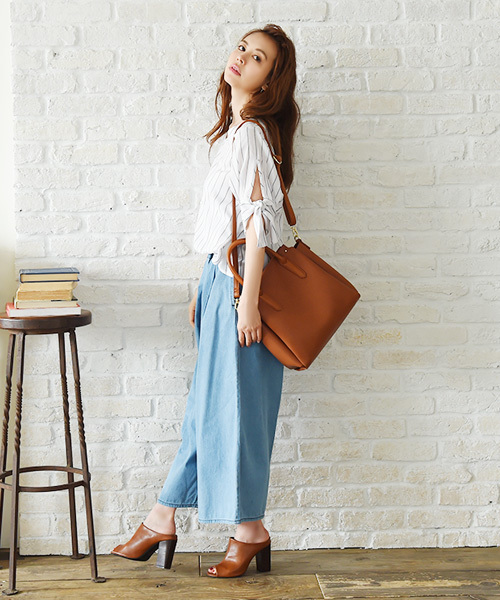 Luz Llena（ラズレナ）の「[2way]スクエアトートバッグ（トートバッグ・レディース・ライトグレー/ブラウン/ブラック・ﾌﾘ-）」の5枚目の写真