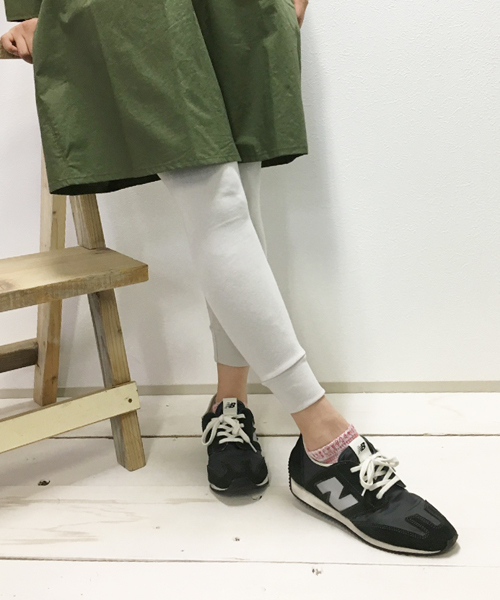 Born(ボーン)の「Born Bare Fraise Full Length Leggings/ボーンベアフライスフルレングスレギンス(レギンス/スパッツ・レディース・ブラック/杢グレー/チャコール/グレイッシュベージュ/ベージュ・FREE)」の17枚目の写真