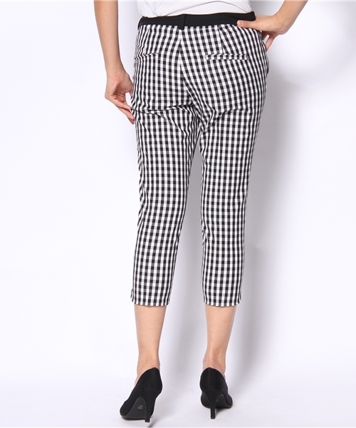 NANO universe（ナノユニバース）の「ギンガムチェッククロップドパンツ（その他パンツ・レディース・ブラック・36/38）」の3枚目の写真