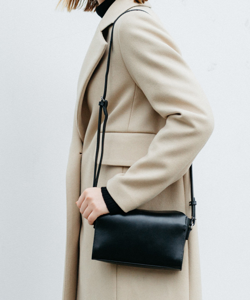 YAHKI(ヤーキ)の「【YAHKI】別注NEWお財布ショルダー YH-215(ショルダーバッグ・レディース・ブラック/ベージュ・FREE)」の11枚目の写真