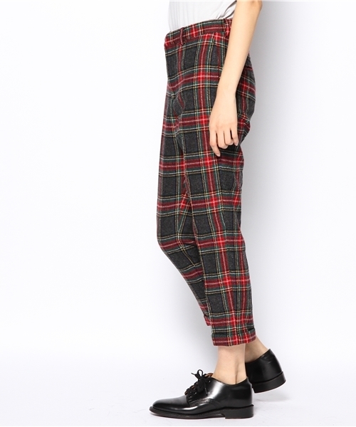 BEAMS BOY(ビームスボーイ)の「□BEAMS BOY / タータン スラックス 9分(スラックス・レディース・チャコールグレー/レッド/ネイビー・0/1)」の4枚目の写真