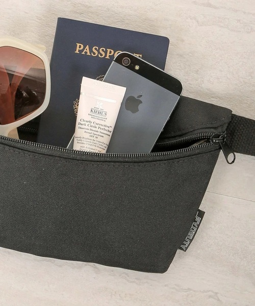 go slow caravan（ゴースローキャラバン）の「FYDELITY/フィデリティー  BUM BAG（ショルダーバッグ・レディース・ブラック/パープル/ゴールド/オレンジ/ブルー/ブラック系その他2・FREE）」の8枚目の写真