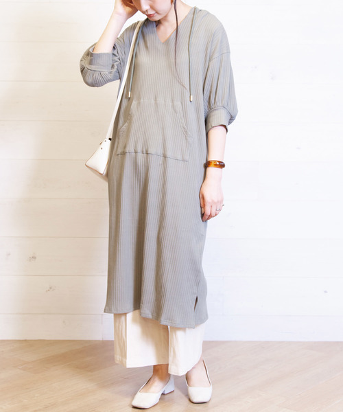 B.I.D.(ビーアイディー)の「BID / Rib Cutsewn Food Long Onepiece(ワンピース・レディース・カーキ/ブラック/グレー・FREE)」の4枚目の写真