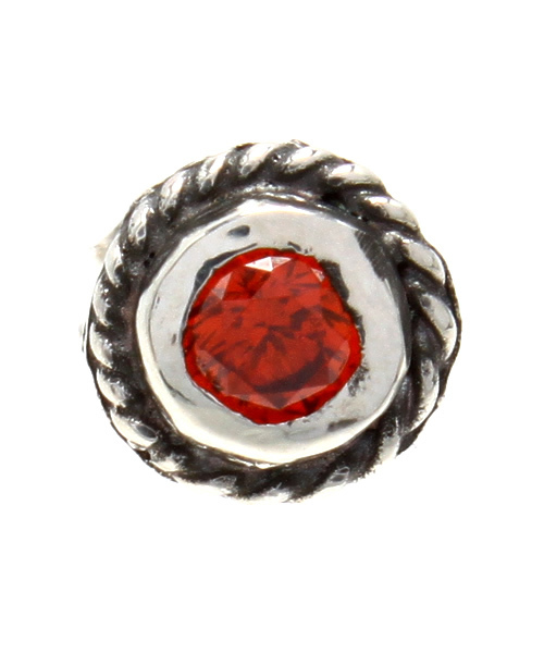 VIVIFY（ビビファイ）の「ピアス/ラウンドカット/3mm（ピアス（片耳用）・メンズ・クリア/ブラック/グリーン/ブルー/レッド・FREE）」の5枚目の写真