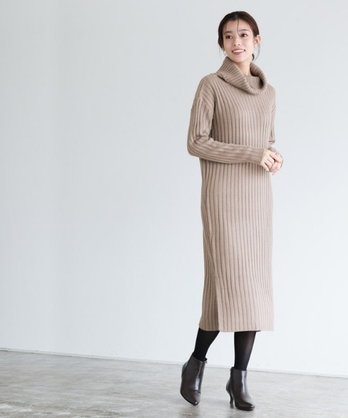 Pierrot（ピエロ）の「タートルネックリブニットワンピース（ワンピース・レディース・ブラック/ネイビー/ブラウン/アイボリー/杢グレー/ベージュ系その他/ダークカーキ/ブラウン系その他/ピンク/ブルー/バーガンディー・M/L）」の6枚目の写真