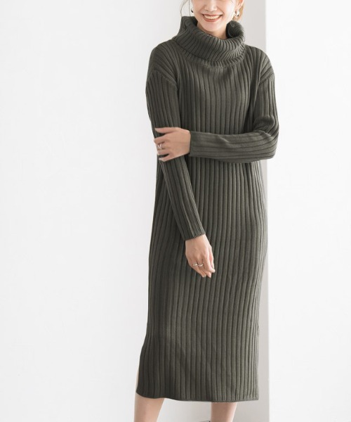 Pierrot（ピエロ）の「タートルネックリブニットワンピース（ワンピース・レディース・ブラック/ネイビー/ブラウン/アイボリー/杢グレー/ベージュ系その他/ダークカーキ/ブラウン系その他/ピンク/ブルー/バーガンディー・M/L）」の8枚目の写真