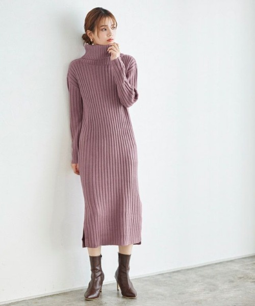 Pierrot（ピエロ）の「タートルネックリブニットワンピース