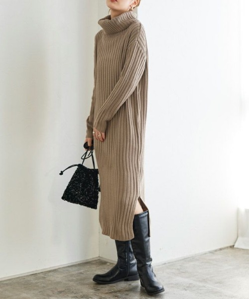 Pierrot（ピエロ）の「タートルネックリブニットワンピース（ワンピース・レディース・ブラック/ネイビー/ブラウン/アイボリー/杢グレー/ベージュ系その他/ダークカーキ/ブラウン系その他/ピンク/ブルー/バーガンディー・M/L）」の20枚目の写真