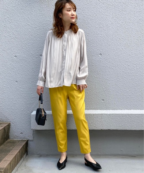 PICCIN(ピッチン)の「パウダーサテンスタンドカラーブラウス(シャツ/ブラウス・レディース・サックスブルー/ライトグリーン/グレイッシュベージュ/ピンク/ネイビー・M)」の21枚目の写真
