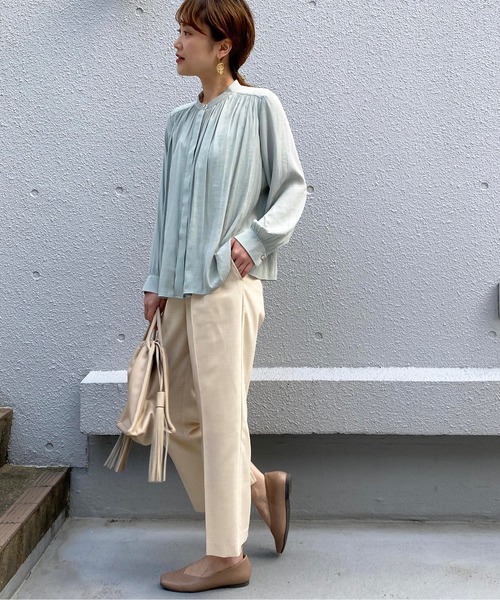 PICCIN(ピッチン)の「パウダーサテンスタンドカラーブラウス(シャツ/ブラウス・レディース・サックスブルー/ライトグリーン/グレイッシュベージュ/ピンク/ネイビー・M)」の16枚目の写真