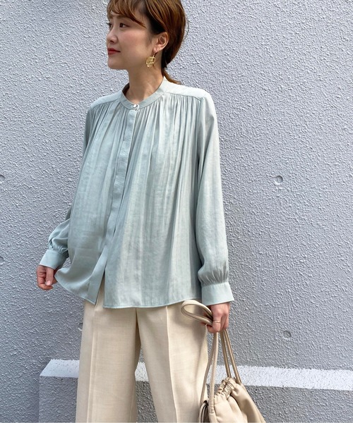PICCIN(ピッチン)の「パウダーサテンスタンドカラーブラウス(シャツ/ブラウス・レディース・サックスブルー/ライトグリーン/グレイッシュベージュ/ピンク/ネイビー・M)」の12枚目の写真