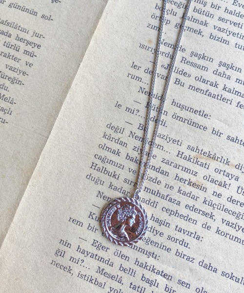 CLEA(クレア)の「Elizabeth リース コイン ネックレス(ネックレス・レディース・シルバー/ゴールド・FREE)」の1枚目の写真