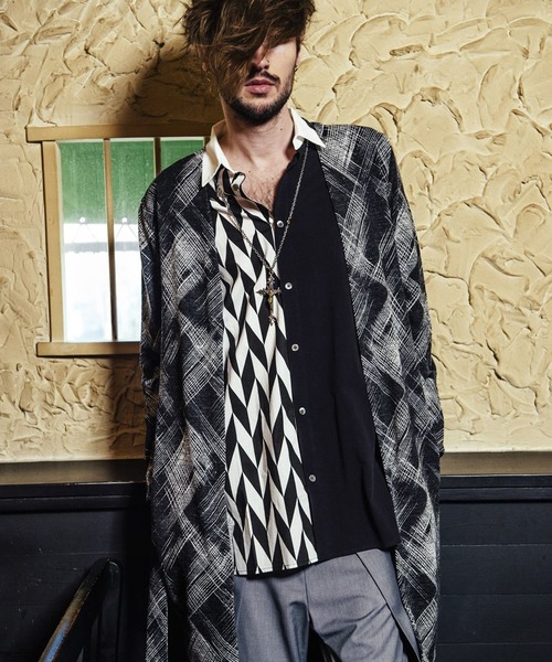 NO ID.(ノーアイディ)の「スイッチングルーズSH(シャツ/ブラウス・メンズ・ブラック/ブラック×ホワイト/ホワイト×ブラック・ONE SIZE)」の15枚目の写真