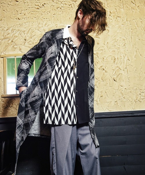 NO ID.(ノーアイディ)の「スイッチングルーズSH(シャツ/ブラウス・メンズ・ブラック/ブラック×ホワイト/ホワイト×ブラック・ONE SIZE)」の13枚目の写真