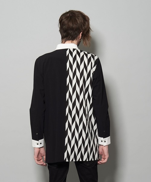 NO ID.(ノーアイディ)の「スイッチングルーズSH(シャツ/ブラウス・メンズ・ブラック/ブラック×ホワイト/ホワイト×ブラック・ONE SIZE)」の12枚目の写真