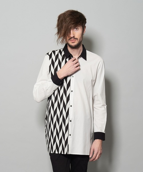 NO ID.(ノーアイディ)の「スイッチングルーズSH(シャツ/ブラウス・メンズ・ブラック/ブラック×ホワイト/ホワイト×ブラック・ONE SIZE)」の4枚目の写真