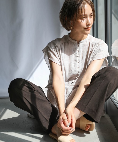 select MOCA（セレクトモカ）の「2021 SS シフォン楊柳バンドカラーブラウス（バンドカラーフレンチスリーブシアートップス）（シャツ/ブラウス・レディース・ホワイト/ライトブルー/ブラック/ベージュ/カーキオリーブ/レンガ・FREE）」の3枚目の写真