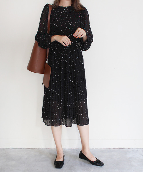 MODE ROBE（モードローブ）の「レザーバケットバッグ（ショルダーバッグ・レディース・ブラック/ベージュ/ブラウン・FREE）」の12枚目の写真