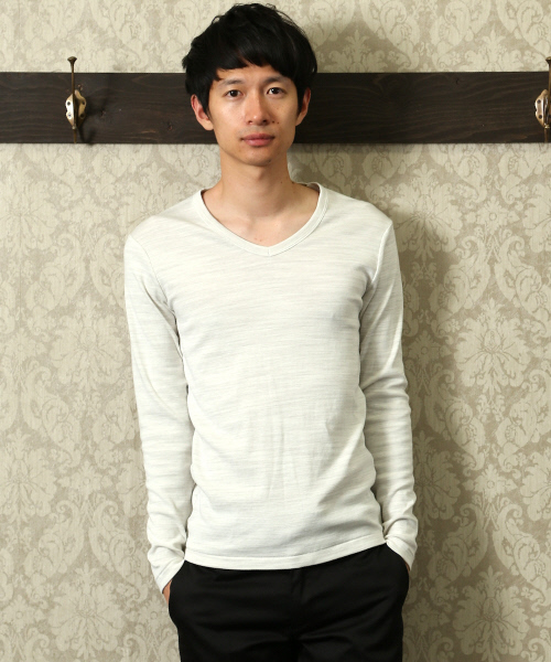 ABAHOUSE(アバハウス)の「トリッキー杢フライス Vネック(Tシャツ/カットソー・メンズ・アイボリー/グレー/グリーン・2/3/4)」の1枚目の写真