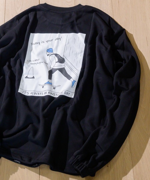 JOHN'S CLOSET(ジョンズクローゼット)の「【i】裏毛 クルーネック プリントトレーナー スウェット(スウェット・メンズ・パープル/グレー/サックスブルー/ライトグリーン/ブラック/ホワイト/ホワイト系その他/ホワイト系その他2/ホワイト系その他3/ブラック系その他2/ブルー系その他/パープル系その他/ブラック系その他/グレー系その他・LARGE/MEDIUM)」の7枚目の写真