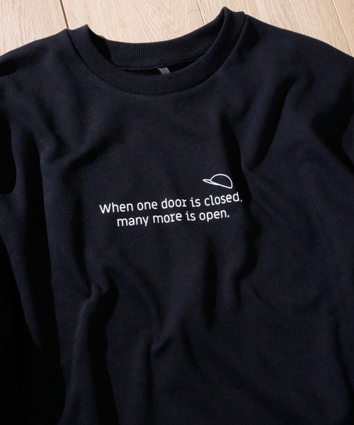 JOHN'S CLOSET(ジョンズクローゼット)の「【i】裏毛 クルーネック プリントトレーナー スウェット(スウェット・メンズ・パープル/グレー/サックスブルー/ライトグリーン/ブラック/ホワイト/ホワイト系その他/ホワイト系その他2/ホワイト系その他3/ブラック系その他2/ブルー系その他/パープル系その他/ブラック系その他/グレー系その他・LARGE/MEDIUM)」の20枚目の写真