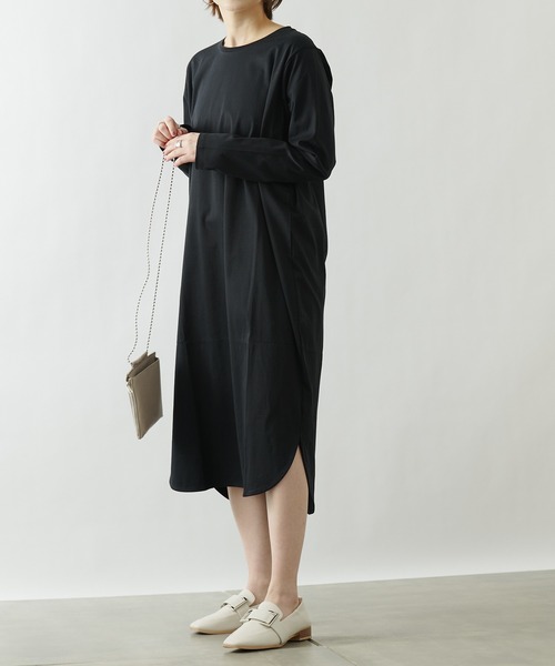 COLONY 2139（コロニートゥーワンスリーナイン）の「《抗菌・防臭》【SMART COLLECTION】抗菌スマート前後差長袖ワンピース（ワンピース・レディース・オフホワイト/カーキ/ブラック/ベージュ・MEDIUM/LARGE）」の2枚目の写真