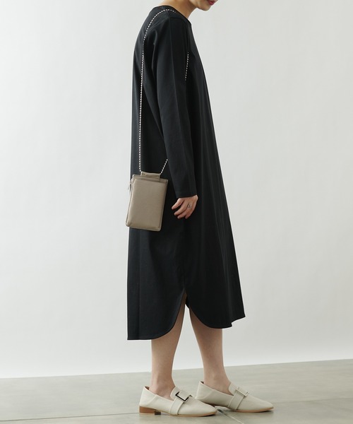 COLONY 2139（コロニートゥーワンスリーナイン）の「《抗菌・防臭》【SMART COLLECTION】抗菌スマート前後差長袖ワンピース（ワンピース・レディース・オフホワイト/カーキ/ブラック/ベージュ・MEDIUM/LARGE）」の16枚目の写真