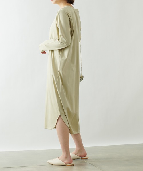 COLONY 2139（コロニートゥーワンスリーナイン）の「《抗菌・防臭》【SMART COLLECTION】抗菌スマート前後差長袖ワンピース（ワンピース・レディース・オフホワイト/カーキ/ブラック/ベージュ・MEDIUM/LARGE）」の18枚目の写真