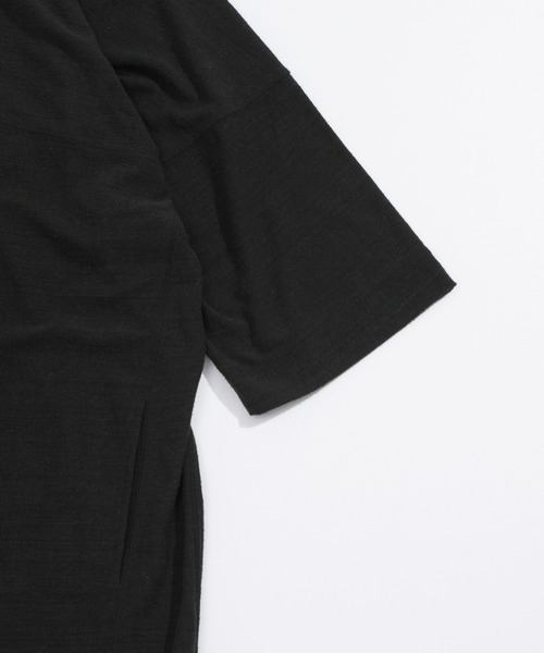 UNFIL（アンフィル）の「unfil アンフィル / raw silk plain-jersey long sleeve kaftan ローシルクプレーンジャージー 長袖カフタンドレスワンピース / WOFL-UW105（ワンピース・レディース・ブラック/ナチュラル・1）」の4枚目の写真