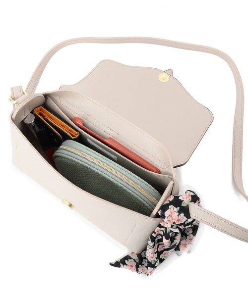 DRESKIP（ドレスキップ）の「◆スカ－フ付きショルダー（ショルダーバッグ・レディース・ブラック/グレー/アイボリー・00）」の11枚目の写真