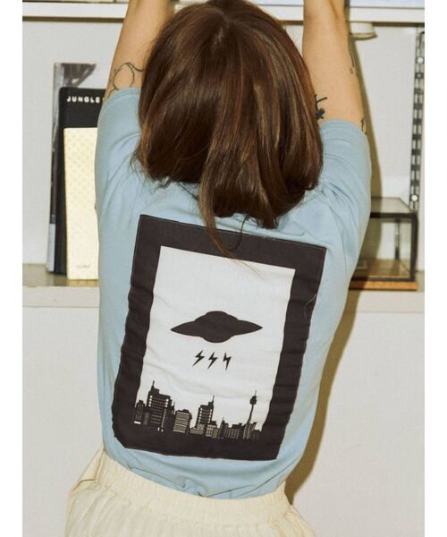jouetie（ジュエティ）の「UFO Tシャツ（Tシャツ/カットソー・レディース・ライトブルー/ブラック/オフホワイト・MEDIUM）」の4枚目の写真