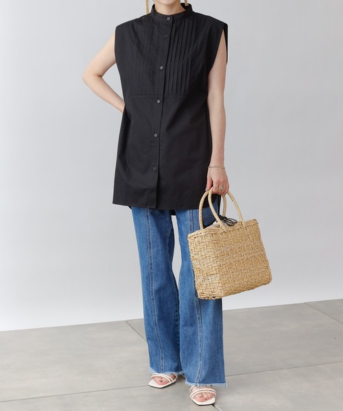 COLONY 2139（コロニートゥーワンスリーナイン）の「【WEB・一部店舗限定】ピンタックノースリーブブラウス（シャツ/ブラウス・レディース・ブラック/オフホワイト・FREE）」の15枚目の写真