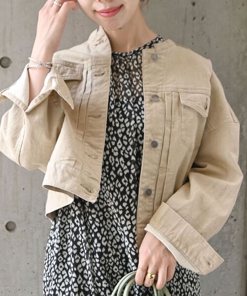 CIMARRON（シマロン）の「【SHIPS any別注】CIMARRON JEANS:〈ウォッシャブル〉ノーカラー デニム ジャケット◇（デニムジャケット・レディース・ベージュ/ライトグリーン・ONE SIZE）」の11枚目の写真