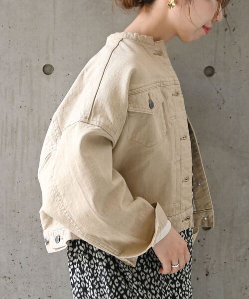 CIMARRON（シマロン）の「【SHIPS any別注】CIMARRON JEANS:〈ウォッシャブル〉ノーカラー デニム ジャケット◇（デニムジャケット・レディース・ベージュ/ライトグリーン・ONE SIZE）」の12枚目の写真