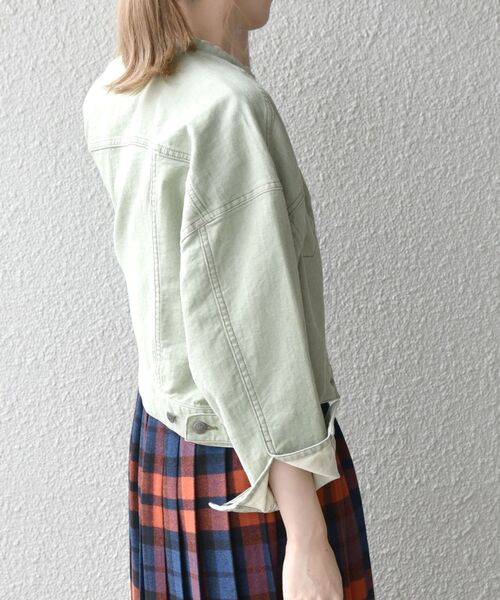 CIMARRON（シマロン）の「【SHIPS any別注】CIMARRON JEANS:〈ウォッシャブル〉ノーカラー デニム ジャケット◇（デニムジャケット・レディース・ベージュ/ライトグリーン・ONE SIZE）」の19枚目の写真