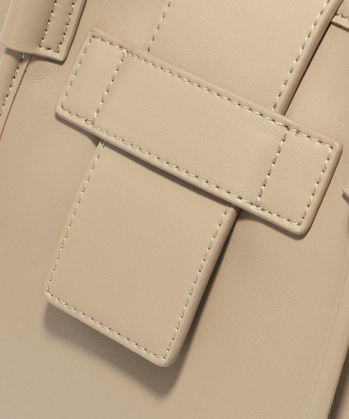 LAKOLE(ラコレ)の「ベルテッドトートバッグ / 215171(トートバッグ・レディース・オフホワイト/ブラック/ベージュ・FREE)」の14枚目の写真