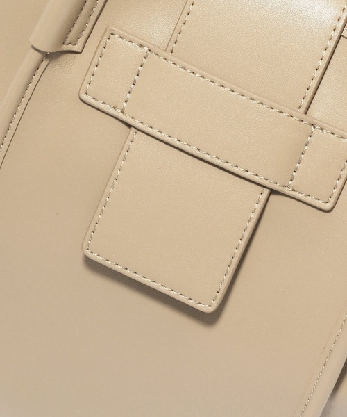 LAKOLE(ラコレ)の「ベルテッドトートバッグ / 215171(トートバッグ・レディース・オフホワイト/ブラック/ベージュ・FREE)」の16枚目の写真