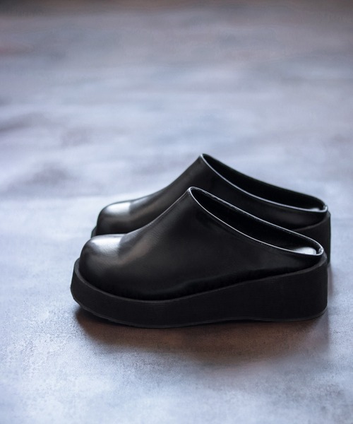 SESTO（セスト）の「厚底プラットフォームサボスリッパサンダル（スリッポン・レディース・ブラック/ブラウン/ベージュ系その他・LL/3L/S/M/L）」の2枚目の写真