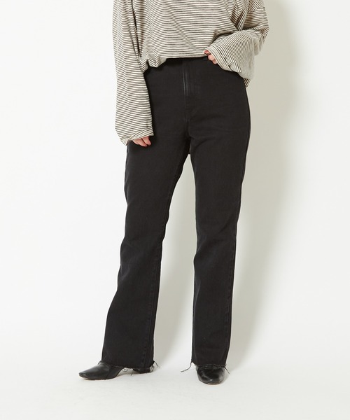 CIAOPANIC（チャオパニック）の「バック切替ハイウエストフレアデニムパンツ（デニムパンツ・レディース・ブラック/ブルー・SMALL/MEDIUM）」の2枚目の写真