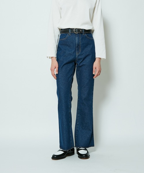 CIAOPANIC（チャオパニック）の「バック切替ハイウエストフレアデニムパンツ（デニムパンツ・レディース・ブラック/ブルー・SMALL/MEDIUM）」の3枚目の写真