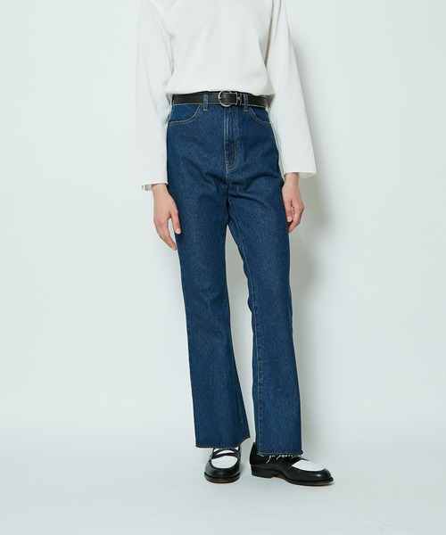 CIAOPANIC（チャオパニック）の「バック切替ハイウエストフレアデニムパンツ（デニムパンツ・レディース・ブラック/ブルー・SMALL/MEDIUM）」の4枚目の写真