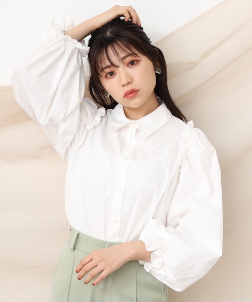 one after another NICE CLAUP（ワンアフターアナザーナイスクラップ）の「【WEB限定/大好評リバイバルアイテム】ボリュームスリーブ刺繍襟ブラウス（シャツ/ブラウス・レディース・ベージュ/オフホワイト/ブラック系その他/ブラウン系その他・FREE）」の21枚目の写真