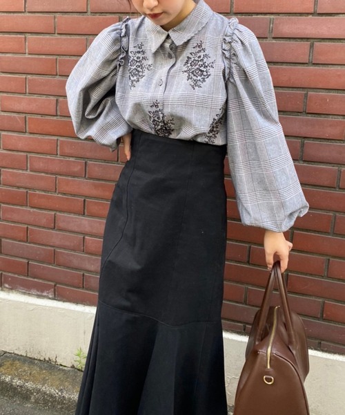 one after another NICE CLAUP（ワンアフターアナザーナイスクラップ）の「【WEB限定/大好評リバイバルアイテム】ボリュームスリーブ刺繍襟ブラウス（シャツ/ブラウス・レディース・ベージュ/オフホワイト/ブラック系その他/ブラウン系その他・FREE）」の22枚目の写真