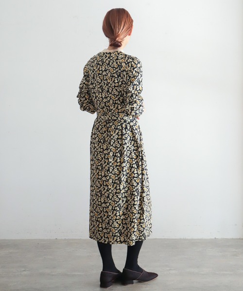 NOMBRE IMPAIR(ノンブルアンペール)の「ミドルフラワー ラグランワンピース(ワンピース・レディース・ブラック/ブラウン・FREE)」の11枚目の写真