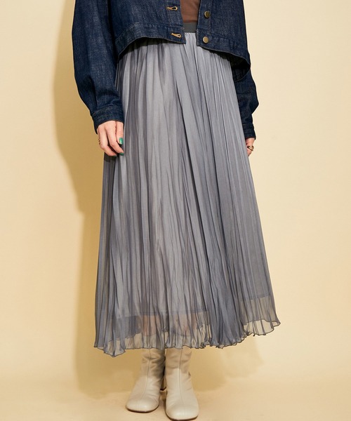 MADEMOISELLE ROPE'（マドモアゼル ロペ）の「<春まで使える>ワッシャー加工ランダムプリーツスカート（スカート・レディース・ライトグレー/ベージュ・38）」の2枚目の写真