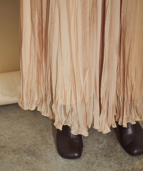 MADEMOISELLE ROPE'（マドモアゼル ロペ）の「<春まで使える>ワッシャー加工ランダムプリーツスカート（スカート・レディース・ライトグレー/ベージュ・38）」の6枚目の写真