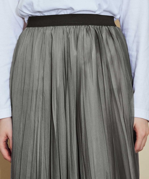 MADEMOISELLE ROPE'（マドモアゼル ロペ）の「<春まで使える>ワッシャー加工ランダムプリーツスカート（スカート・レディース・ライトグレー/ベージュ・38）」の15枚目の写真