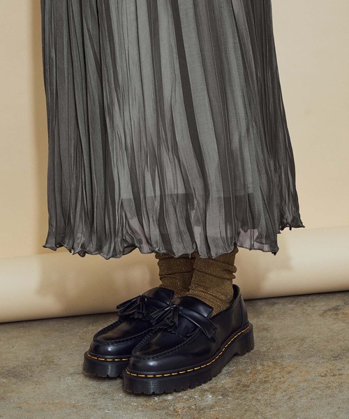 MADEMOISELLE ROPE'（マドモアゼル ロペ）の「<春まで使える>ワッシャー加工ランダムプリーツスカート（スカート・レディース・ライトグレー/ベージュ・38）」の4枚目の写真