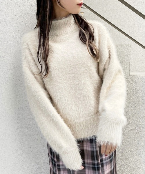 one after another NICE CLAUP(ワンアフターアナザーナイスクラップ)の「ふわふわ柔らかい着心地。ハイネックフェザーニット(ニット/セーター・レディース・アイボリー/チャコールグレー/ミント/ライトピンク・FREE)」の10枚目の写真