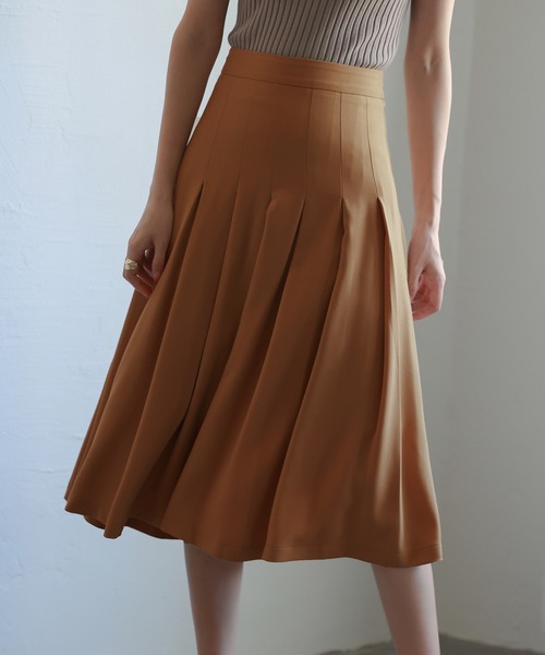SAISON DE PAPILLON（セゾンドパピヨン）の「幅広プリーツスカート（スカート・レディース・ベージュ/パープル/ネイビー/チャコール/ブルーグレー/ブラック/ブラウン/カーキ・S/M/L）」の5枚目の写真